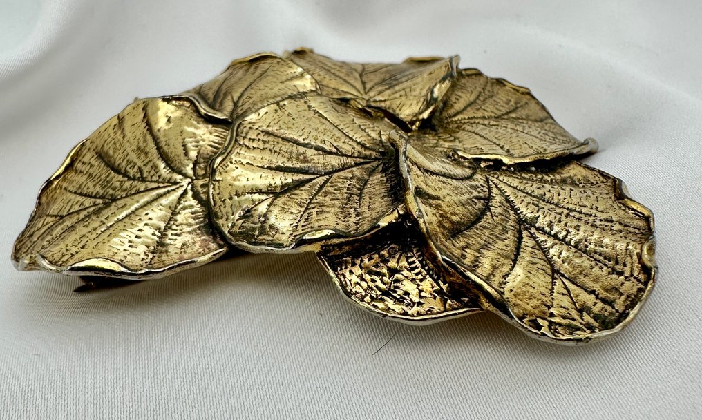 Schiaparelli - 战后雕塑现代主义——重铸黄铜叶簇——法国(约1947–1952) - 胸针 #2.1
