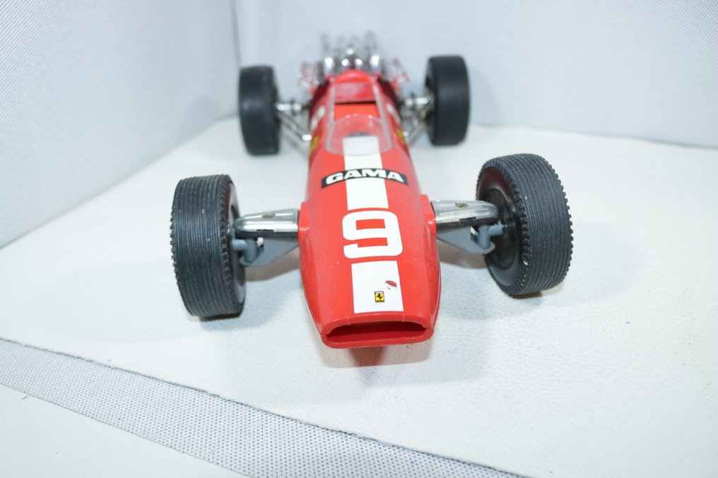 Gama - Modellbil - GAMA Ferrari Racing Car (Number 9) Vintage Plastic Model With Friction Motor - Superb - Produsert i Vest-Tyskland #4.3