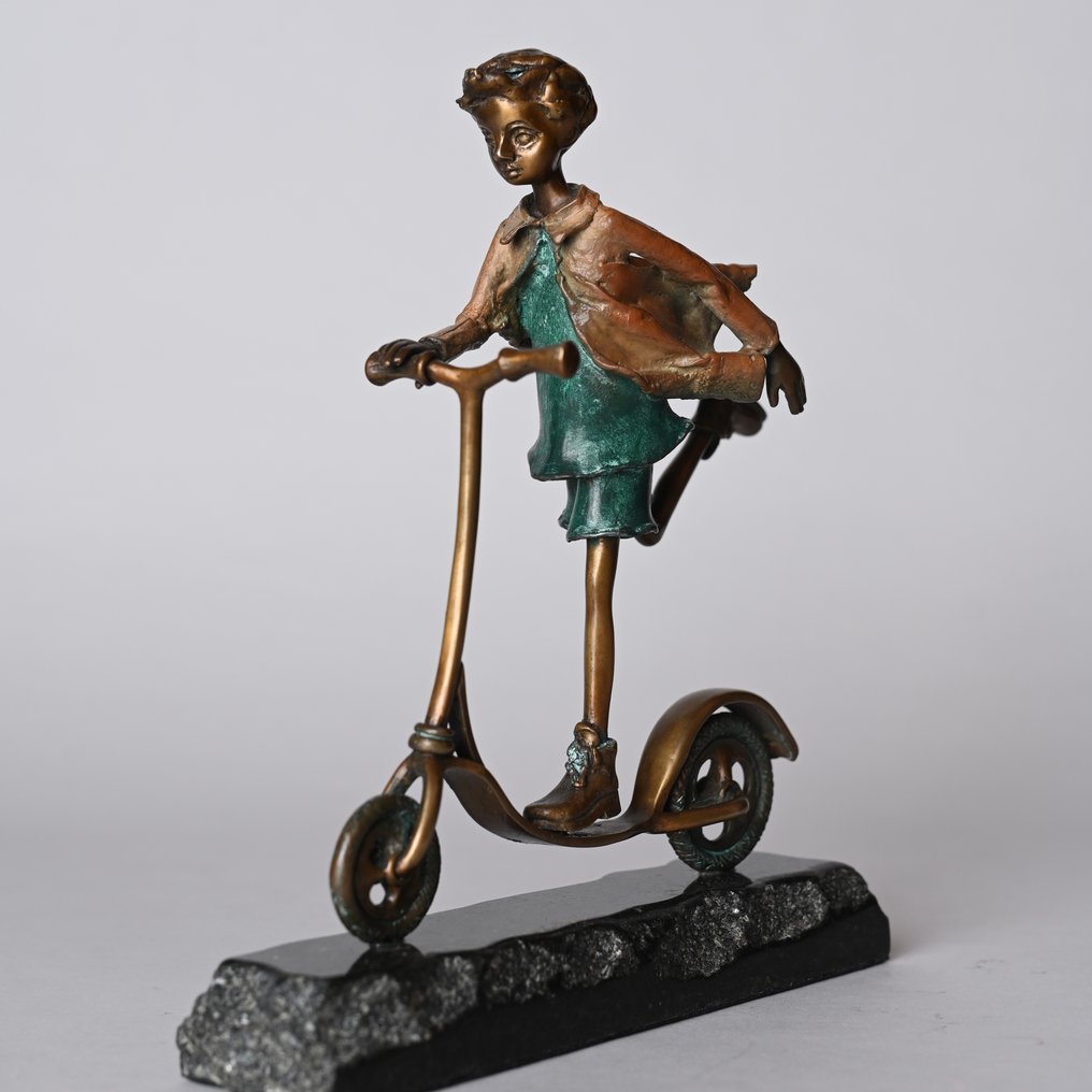 Paweł Erazmus - On a scooter - bronze #1.0