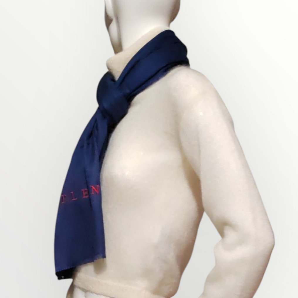 Philipp Plein - Stoola (šaali) #4.3