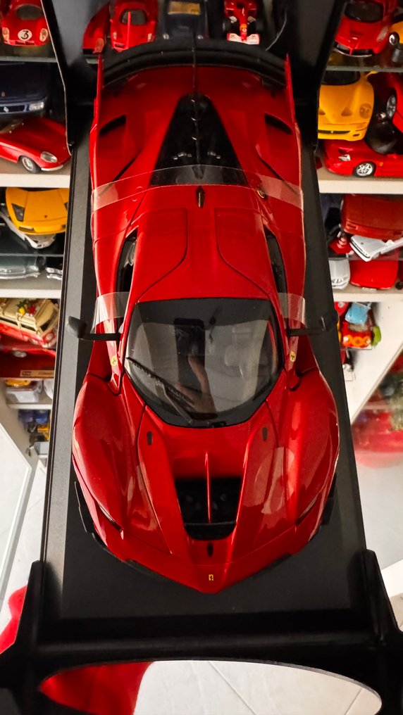 Bburago 1:18 - Modellauto - Ferrari FXX-K Evo Hybrid 6.3 V12 - Jahr 2018 - Raro #3.2