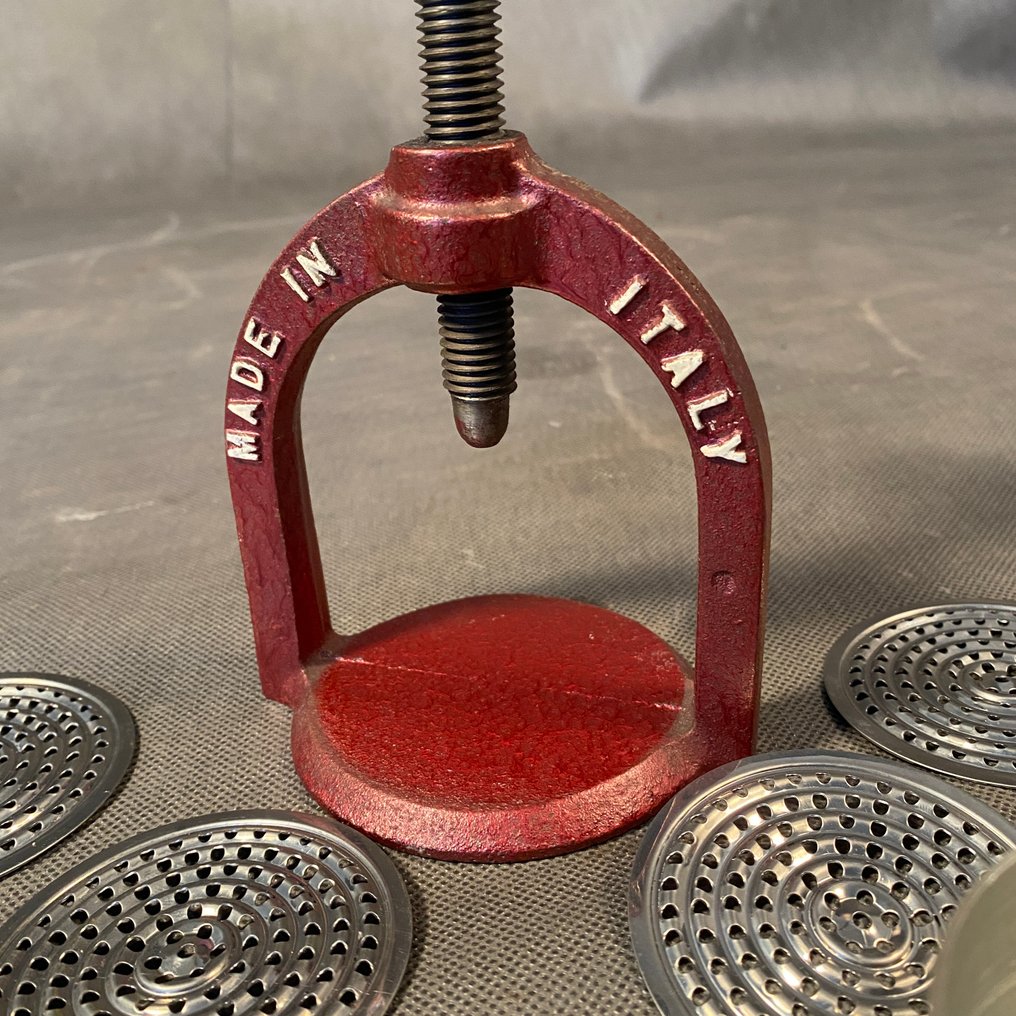 Bar - Cast iron, Aluminium, Squeeze citrus fruits with a press. #4.3