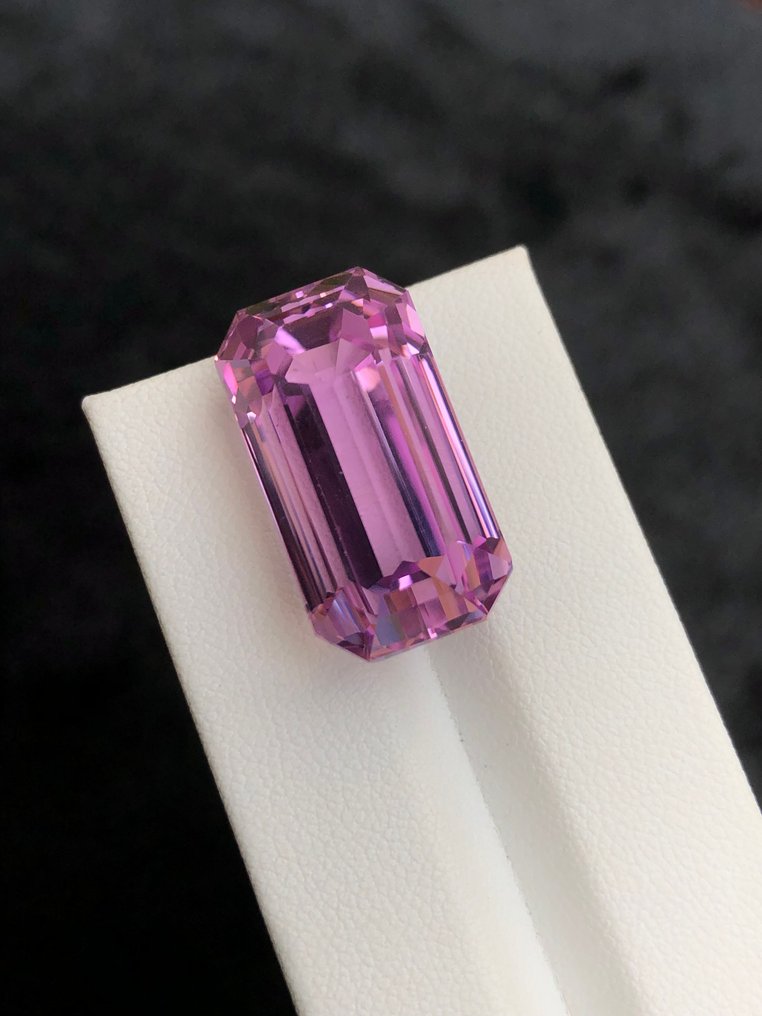 1 pcs Roz, Violet Kunzite - 46.43 ct - Asociația internațională de pietre prețioase colorate (ICA GemLab) #4.3