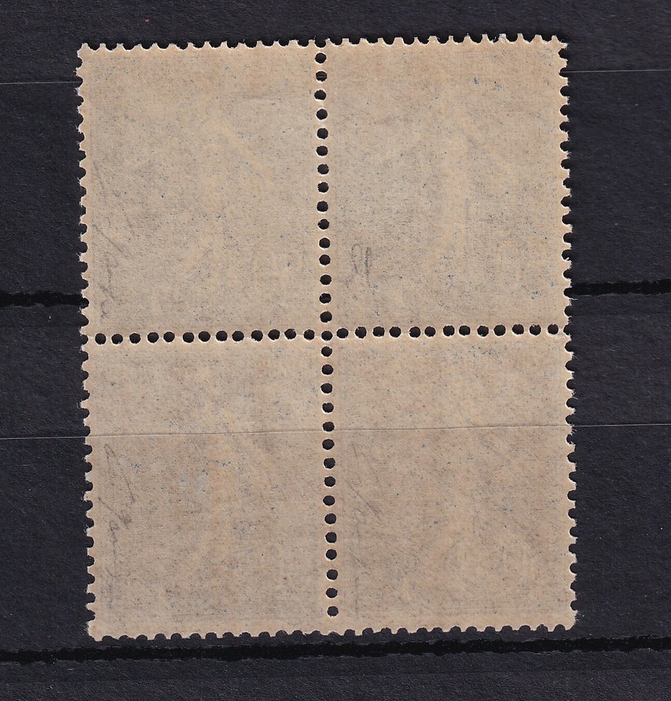 France 1921/1922 - Superb block of 4 of the Semeuse 50c in blue and black. - Yvert n°161c #1.0