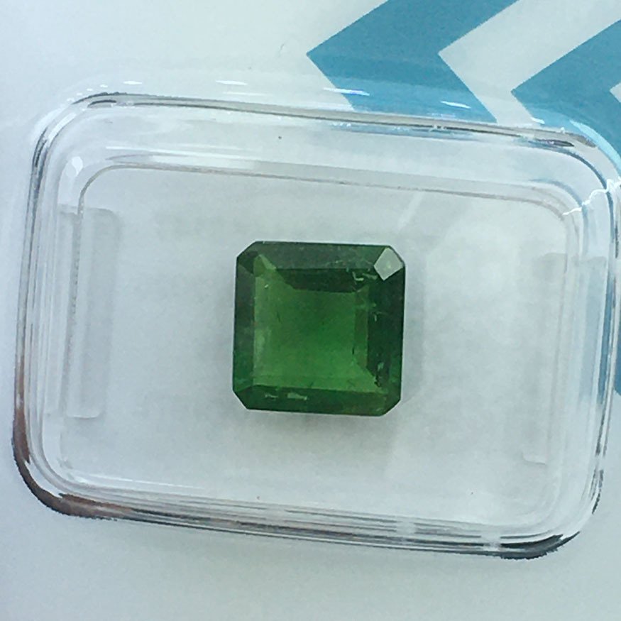 沒有保留價 - 1 pcs 綠色 沙弗來石 - 2.53 ct - 國際寶石學院(International Gemological Institute (IGI)) - 天然的Tsavorite #1.0