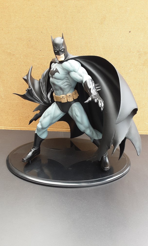 Batman Figure - DC Comics #1.0