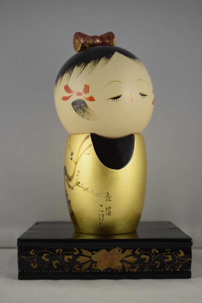 金漆蒔绘梅树小木偶 - 漆, 木 - Ryuzan - 日本 - Shōwa period (1926-1989) #1.0