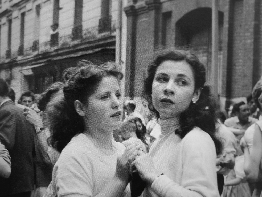 Robert Doisneau (1912–1994) - 14 Juillet, Rue de Nantes, Paris 19e, 1955 #4.3