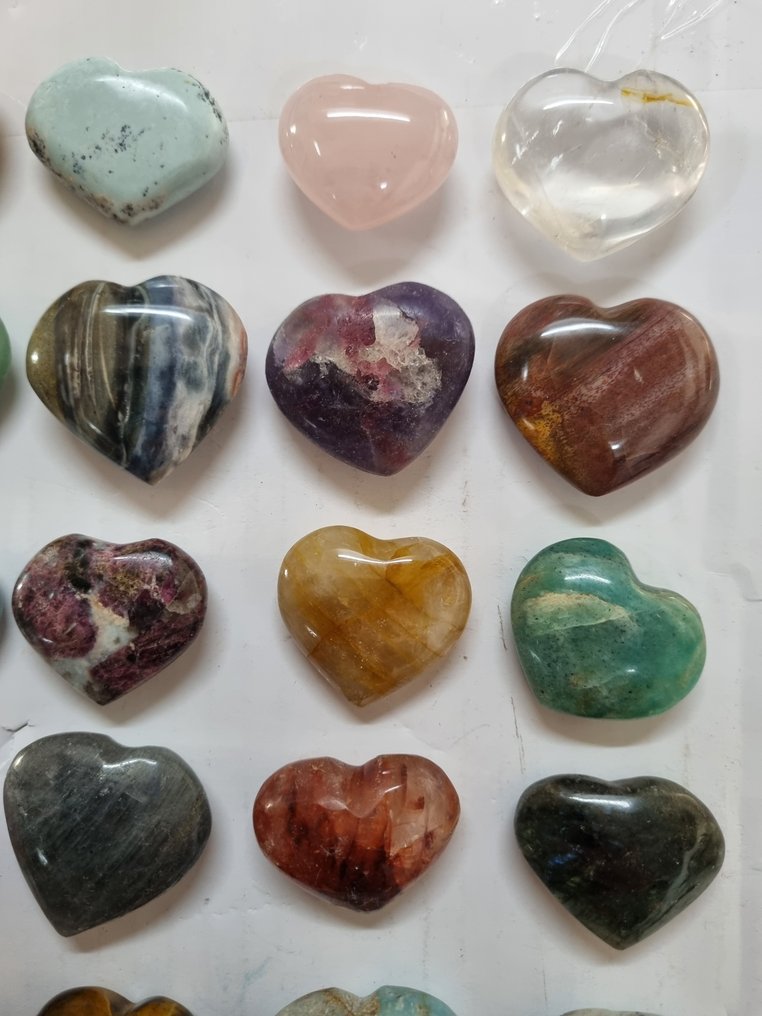 Μεγάλη συλλογή με καρδιές, διάφορα ορυκτά 4 - 3 εκ. Καρδιά- 702 g - (40) #2.1