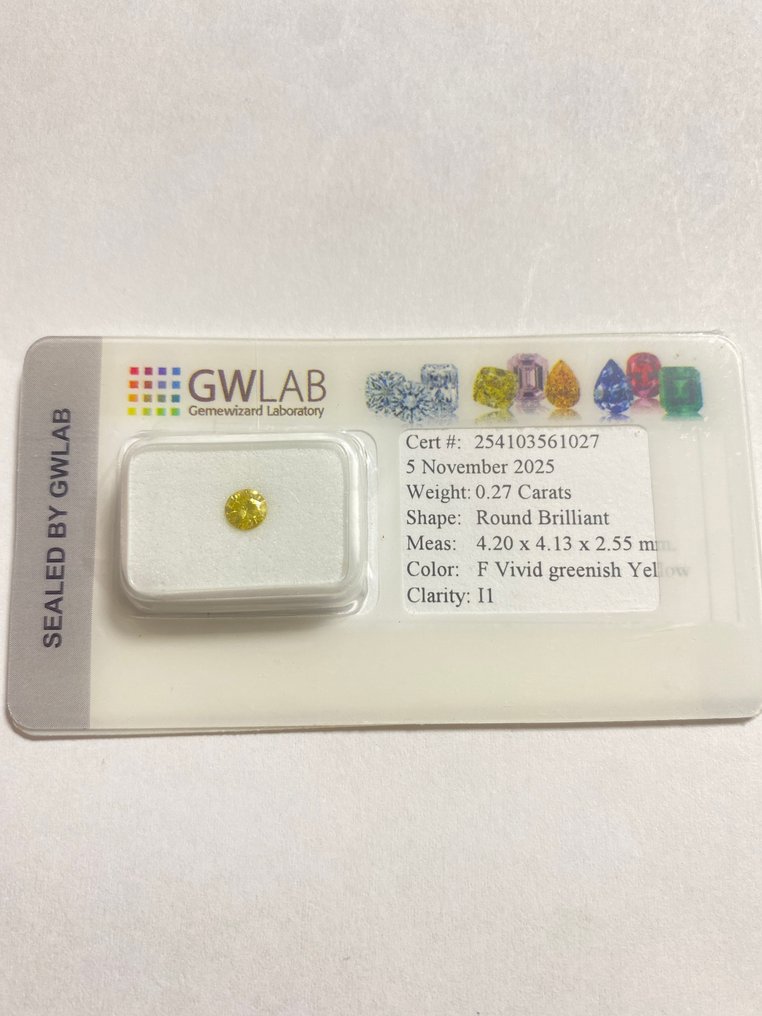 Ingen reservasjonspris - 1 pcs Diamant  (Fargebehandlet)  - 0.27 ct - Rund - Fancy vivid Grønnaktig, Gul - I1 - Gemewizard Gemologisk laboratorium (GWLab) #1.0