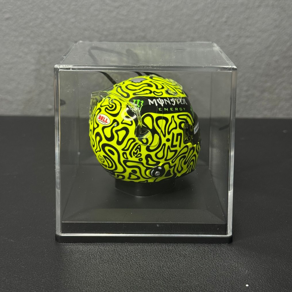 Mclaren - Season GP Helmet Signed - Lando Norris - 2025 - Scale 1/5 helmet #4.3