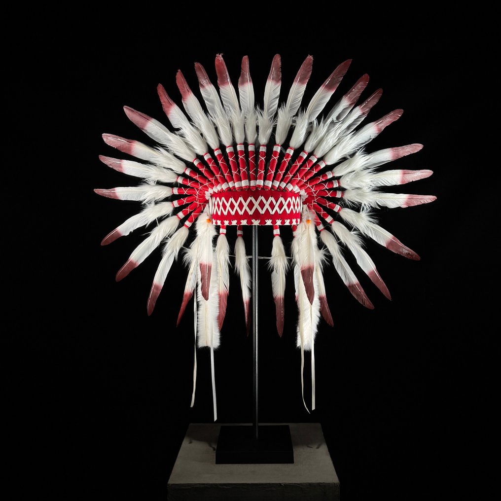 Διακοσμητικό στολίδι - NO RESERVE PRICE - Marvelous Remake Indian Headdress on a custom stand - #12 - Ινδονησία #1.0