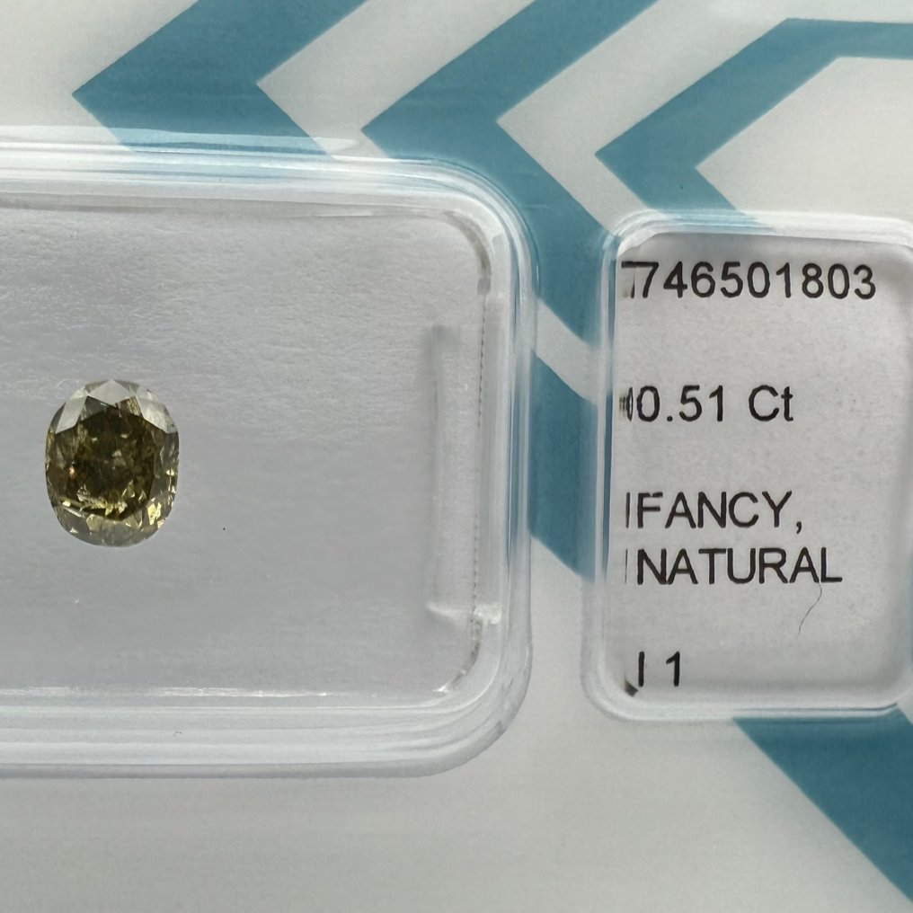 没有保留价 - 1 pcs 钻石  (天然色彩的)  - 0.51 ct - 椭圆形 - Fancy deep 稍帶綠色的 黄色 - I1 内含一级 - 国际宝石研究院（IGI） #1.0