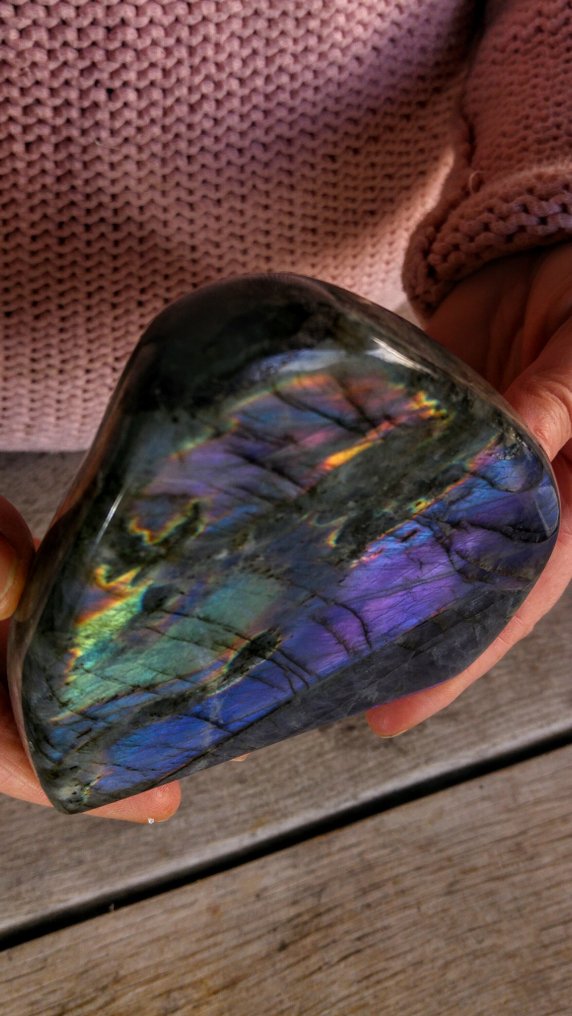 Σπάνιο χρώμα Chameleon - Βιολετί + Μωβ - Χρυσά χρώματα Labradorite, - Ελεύθερη μορφή - Ύψος: 13 cm - Πλάτος: 11 cm- 790 g #2.1