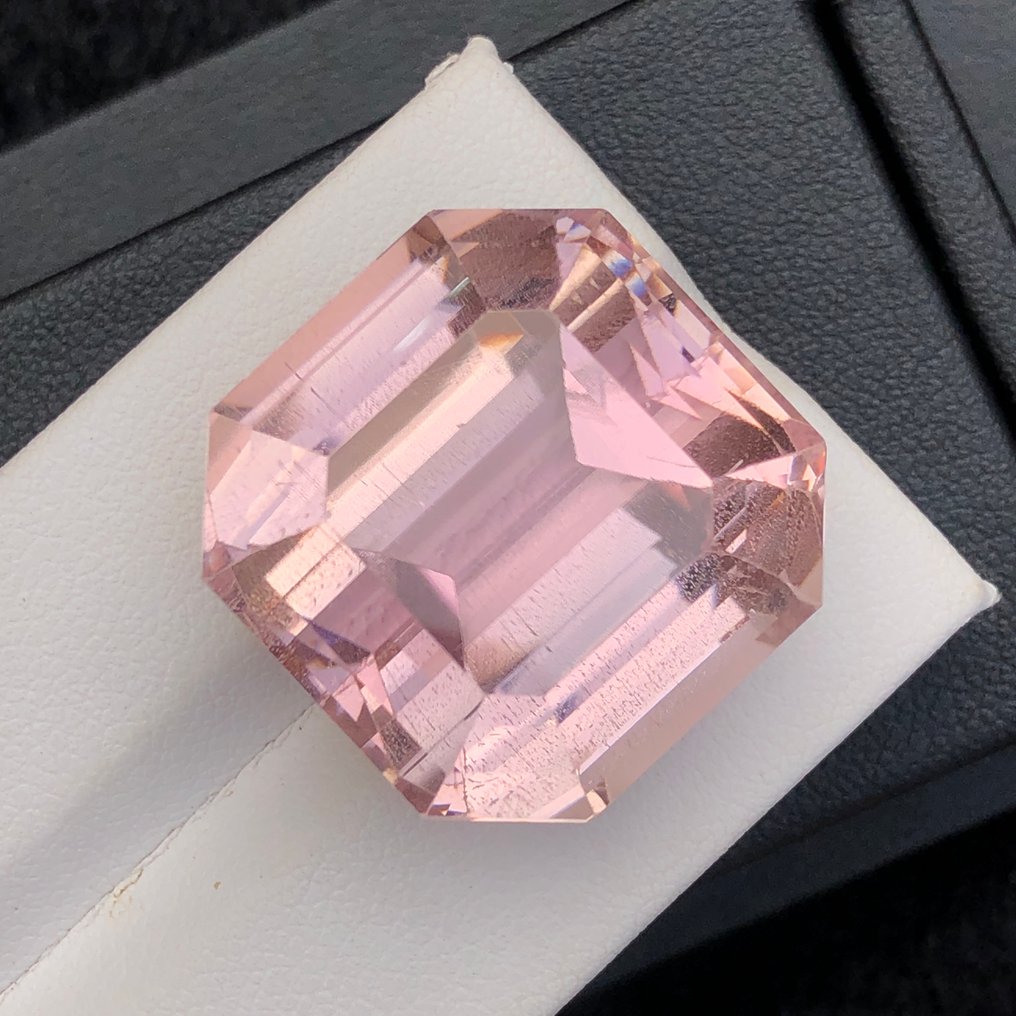 1 pcs  粉色 紫锂辉石  - 75.03 ct - 国际宝石研究院（IGI） #1.0