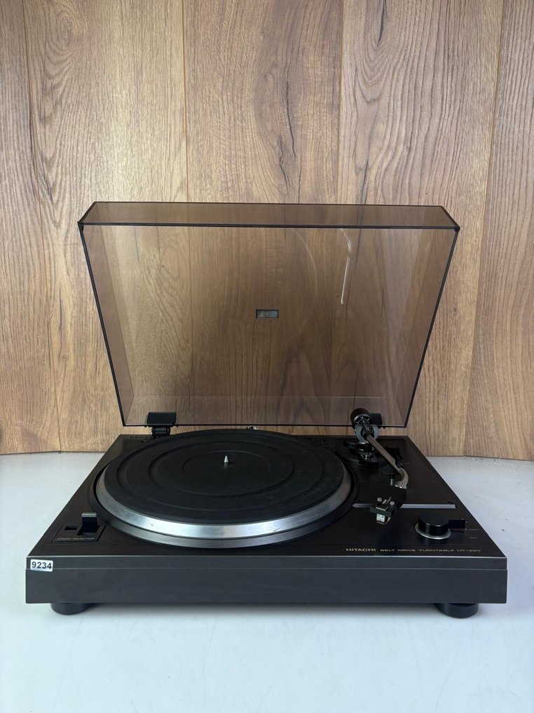 Hitachi - HT-320 Record player #1.0