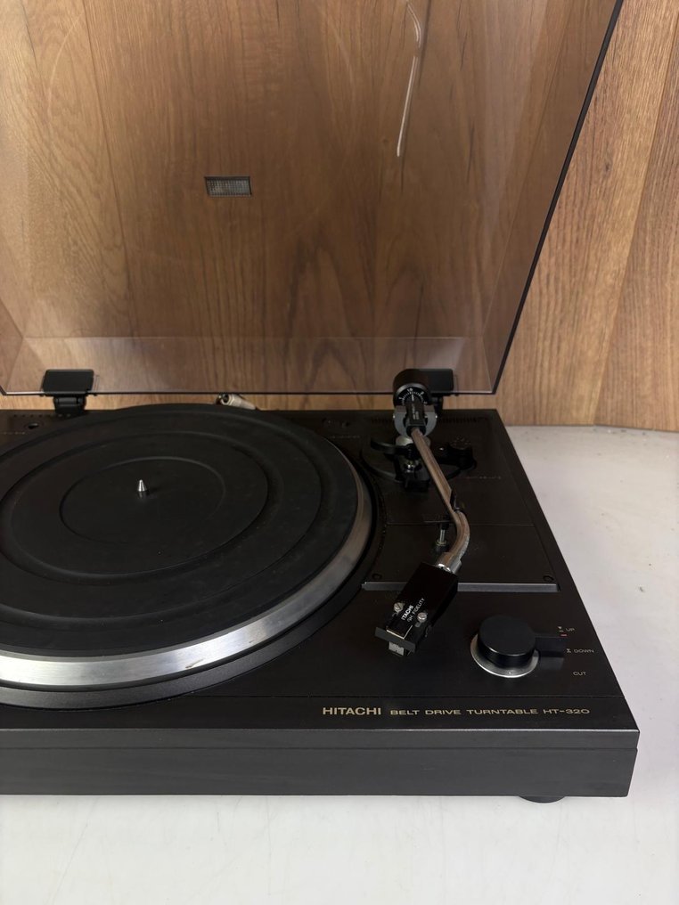 Hitachi - HT-320 Record player #2.1