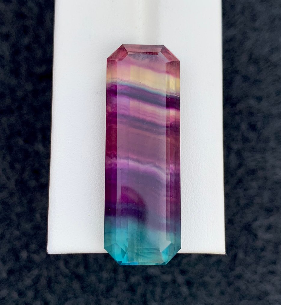 Zonder minimumprijs Fluoriet - 53.80 ct - nternational Colored Gemstone Association (ICA GemLab) #4.3