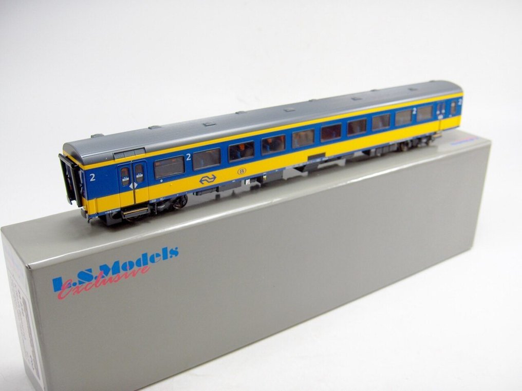 LS Models Exclusive H0轨 - 44 239 - 模型火车客运车厢 (1) - Personenrijtuig ICRmh 16436 Benelux - NS #1.0