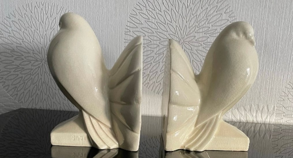 书挡 (2) - 陶瓷, Faience, 哥伦布昂首阔步，-裂纹漆面- 尾巴展开 - 象牙色 #1.0