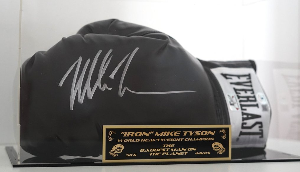 Boxe - Mike Tyson - Boxing Glove  #1.0