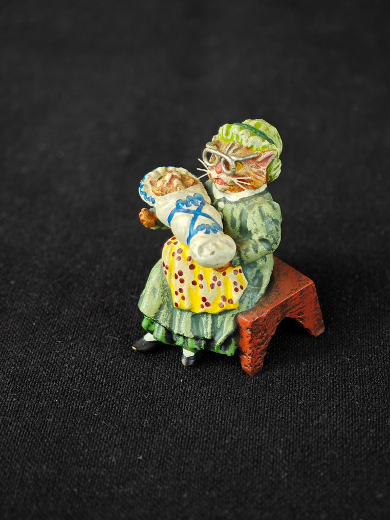 Fritz Bermann - Statuette - Grandma Cat Raising Babies - Koldmalet bronze #1.0