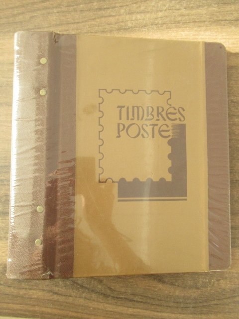 Accessory - Superb set of 6 MOC binders, like new. #1.0