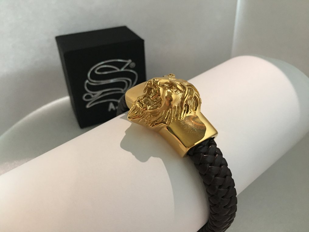 AJS狮子头3D真皮手链，低过敏性外科钢，镀24K金 - 手鈪 #1.0