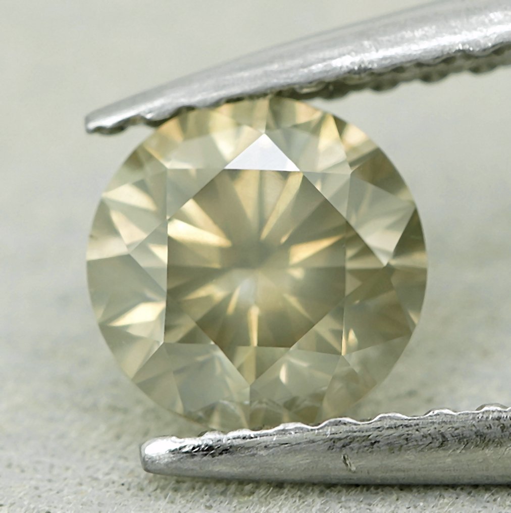 1 pcs Διαμάντι  (Φυσικού χρώματος)  - 0.80 ct - Στρογγυλό - Light Κιτρινωπό Γκρίζο - I1 - Gem Report Antwerp (GRA) #1.0