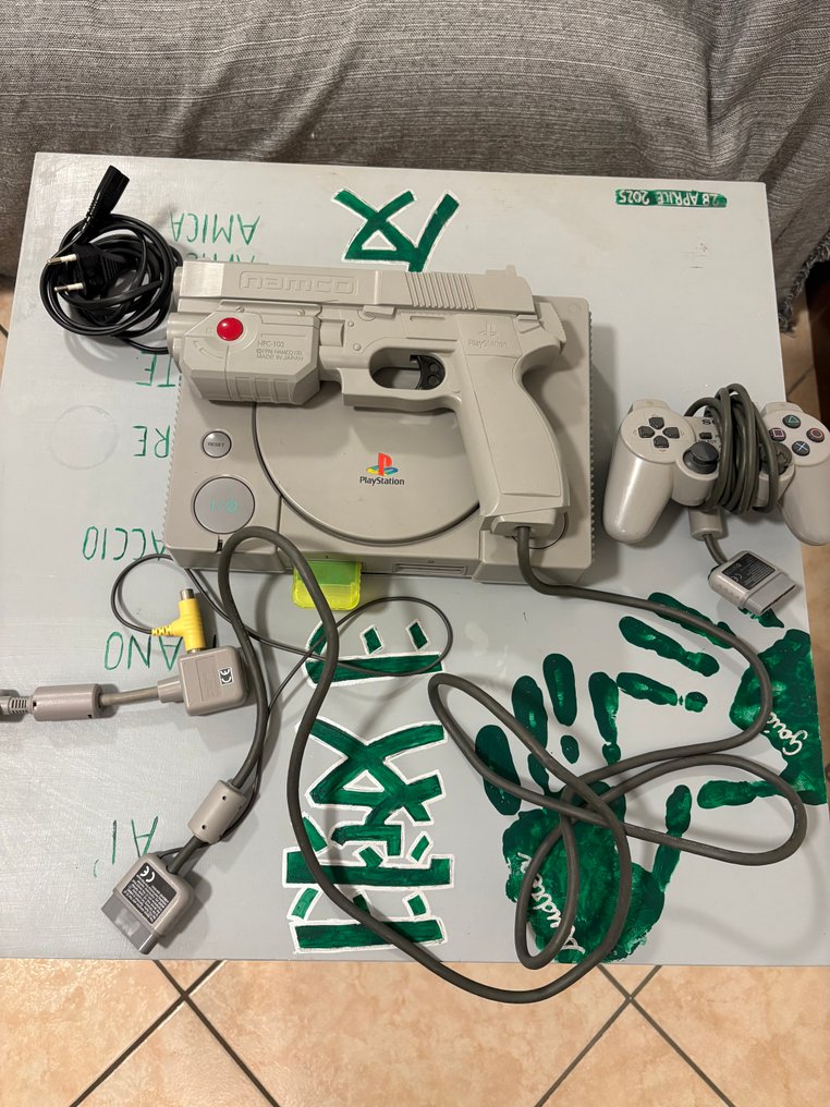 Sony - Playstation 1 (PS1) - SCPH-7502 console with Namco gun and controller - Video game console #1.0