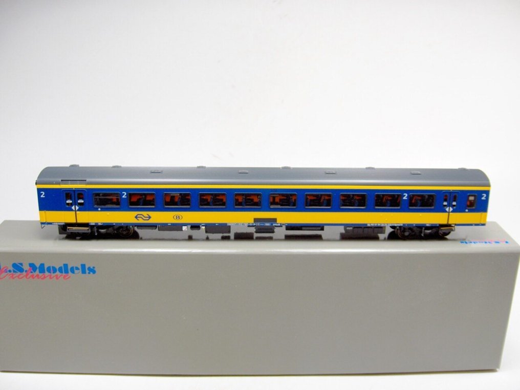 LS Models Exclusive H0轨 - 44 239 - 模型火车客运车厢 (1) - Personenrijtuig ICRmh 16436 Benelux - NS #1.0