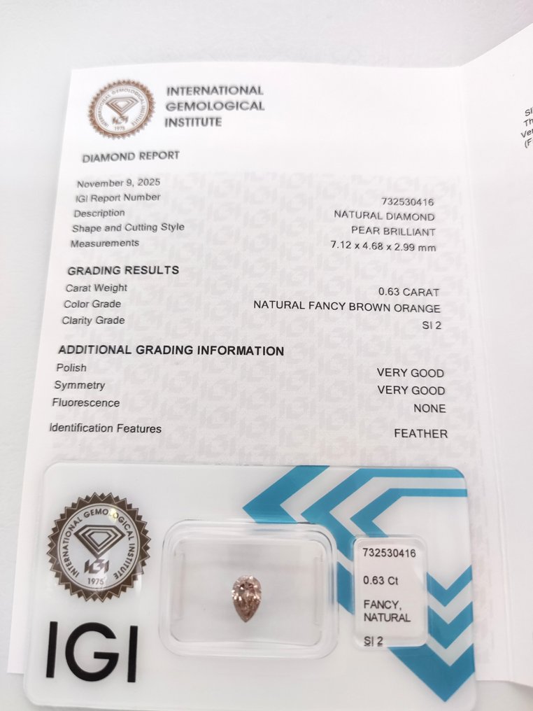 没有保留价 - 1 pcs 钻石  (天然色彩的)  - 0.63 ct - 梨形 - Fancy 棕色 橙色 - SI2 微内含二级 - 国际宝石研究院（IGI） #3.2