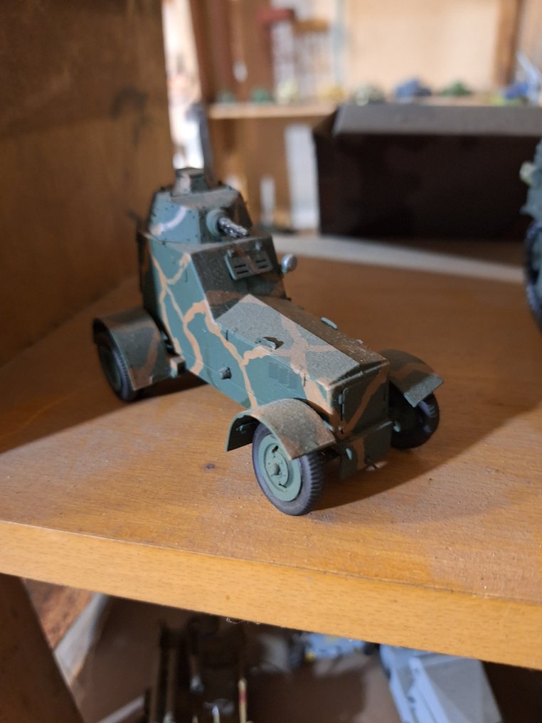 Max perless, Tamiya, Italeri, Dragon, ACADEMY, AURORA, Monogram 1:35 - Katonai járműmodell  (12) - Assortiment de véhicules et figurines militaires - 1 Kankaroo, 1 Churchill, 1 Centaur, 1 Comet, 2 mutt, 1 tow, 1 normál, 2 pálya járművek plusz 65 #1.0