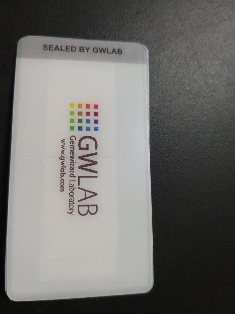 没有保留价 - 1 pcs 钻石  (经彩色处理)  - 0.42 ct - 圆形 - Fancy intense 稍帶綠色的, 稍帶黄色的 黄色, 绿色 - I1 内含一级 - Gemewizard宝石实验室（GWLab） #3.2