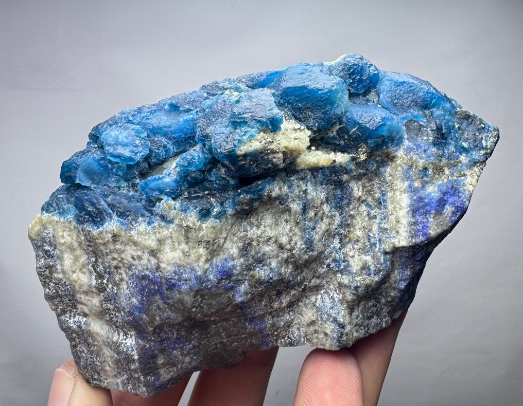 非凡的顶级蓝色阿富汗石 矩陣晶體 - 高度: 66 mm - 闊度: 92 mm- 627 g - (1) #4.3