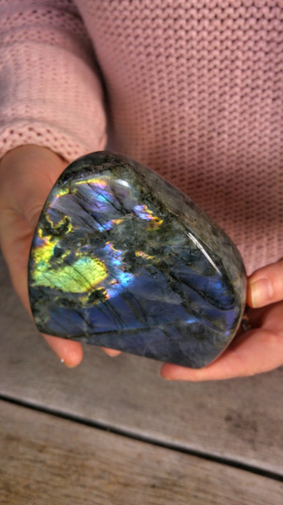 Σπάνιο χρώμα Chameleon - Βιολετί + Μωβ - Χρυσά χρώματα Labradorite, - Ελεύθερη μορφή - Ύψος: 13 cm - Πλάτος: 11 cm- 790 g #1.0