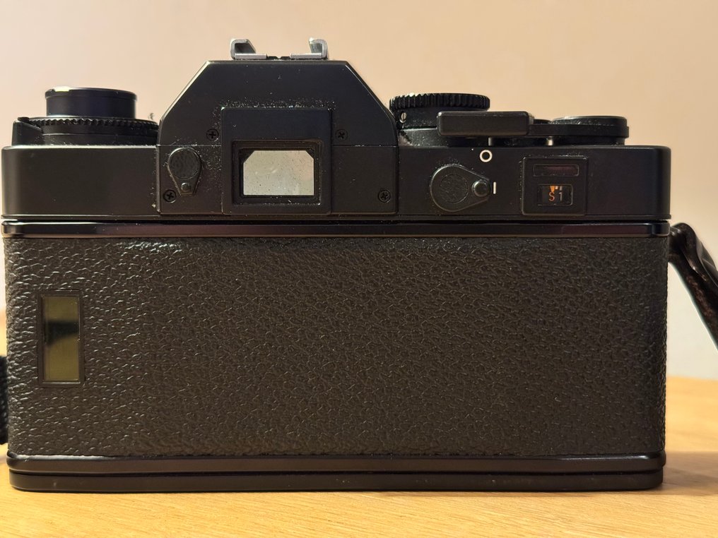 Leica R3 Mot Electronic incl. Summicron-R 1:2/50 en riem Analogue camera #4.3