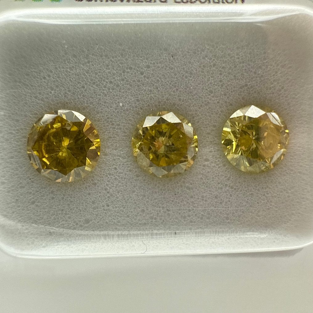 没有保留价 - 3 pcs 钻石 (经彩色处理) - 1.20 ct - 圆形 - Fancy vivid 黄色 - I1 内含一级 - Gemewizard宝石实验室(GWLab) #1.0
