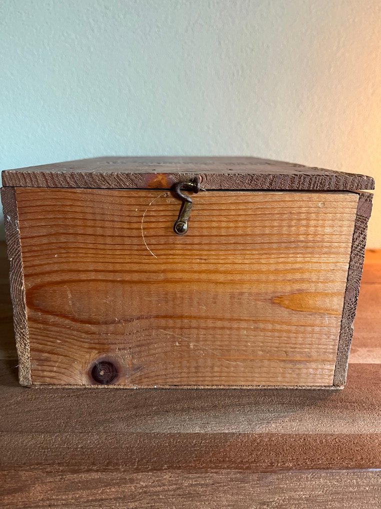 Rémy Martin - Qualité Du Centaure VSOP in original box + 2 glasses  - b. circa 1970 - n/a (70cl-75cl) #3.2