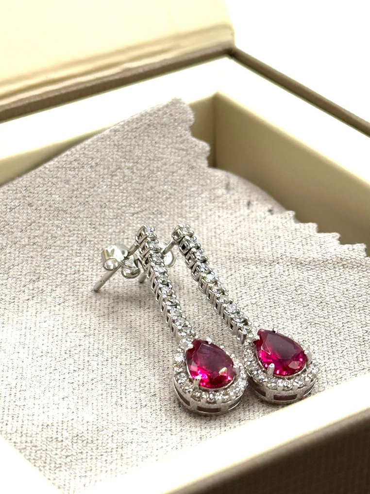 Κρεμαστά σκουλαρίκια - 18 καράτια Λευκός χρυσός -  4.50ct. tw. Ρουμπίνι - Διαμάντι - Μήκος 3 εκατοστά #4.3