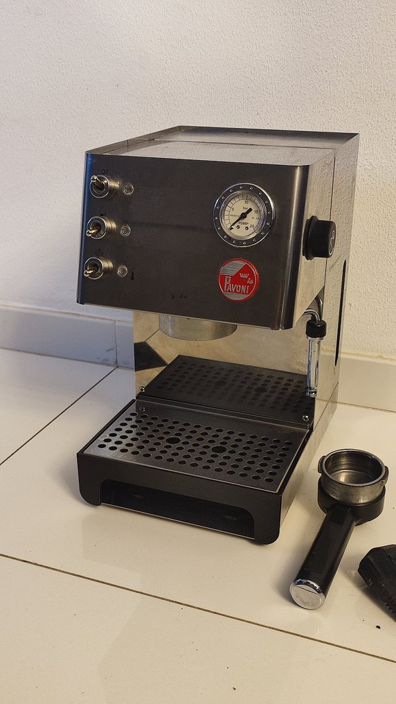La Pavoni - Kahvinkeitin -  La Pavoni CASABAR -tyypin BRPT kahvikone kotikäyttöön ammattimainen, huollettu. - Teräs, Messinki #1.0