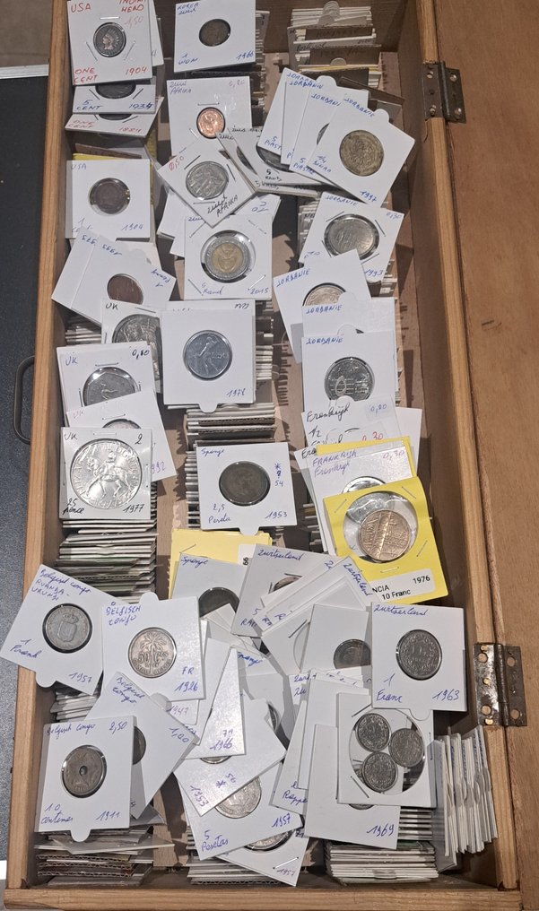 Belgium. 732 Wereldmunten  (No Reserve Price) #1.0