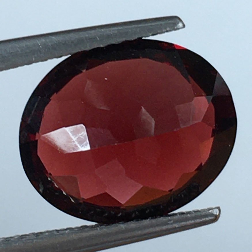 Nincs minimálár - 1 pcs  Piros Gránát  - 5.29 ct - Nemzetközi Gemmológiai Intézet (IGI) - Természetes vörös gránát #3.2