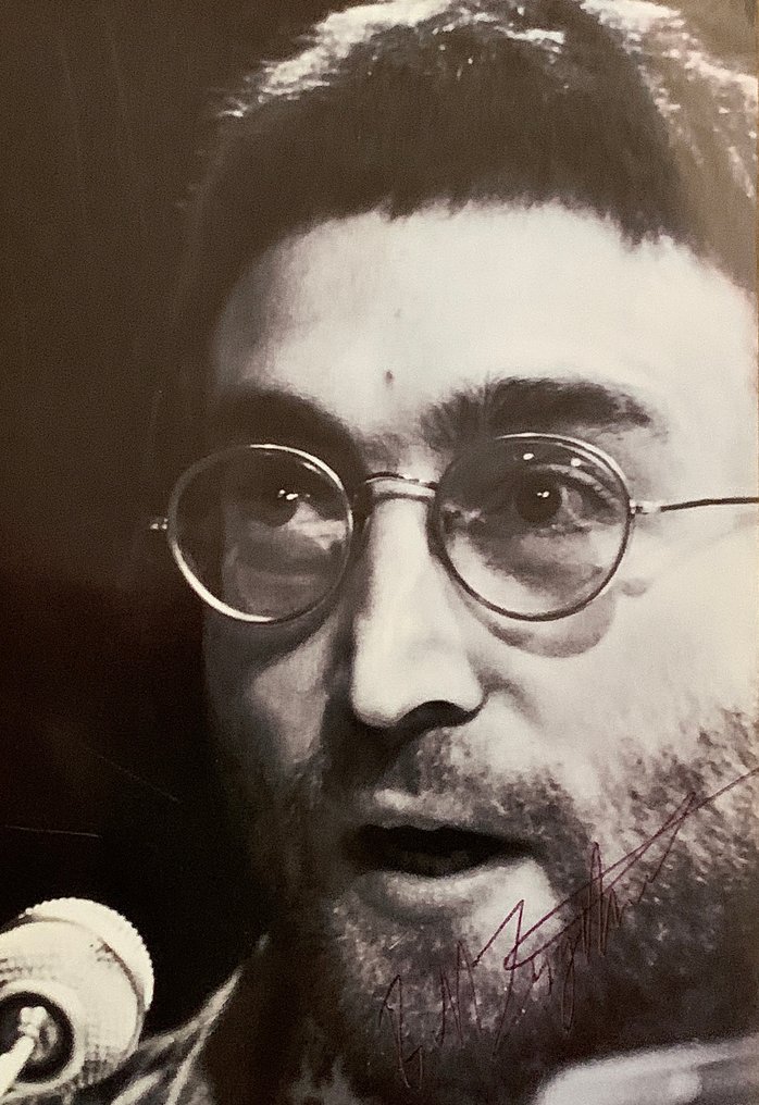 Bill Zygmant - Set of 5 Photographs – John Lennon & Yoko Ono – “Top of the Pops” Session – signed by the #3.2