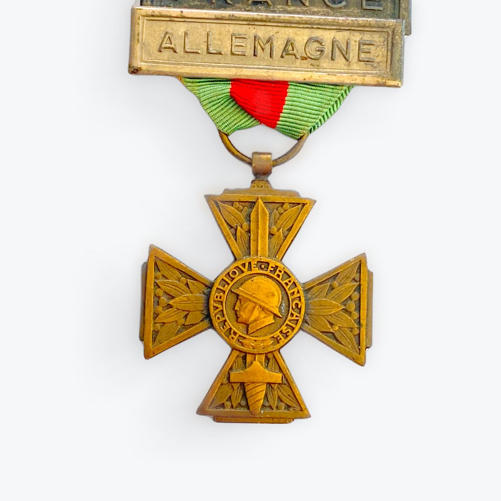 France - Military medal - Volunteer Combatant Cross with four clasps #1.0