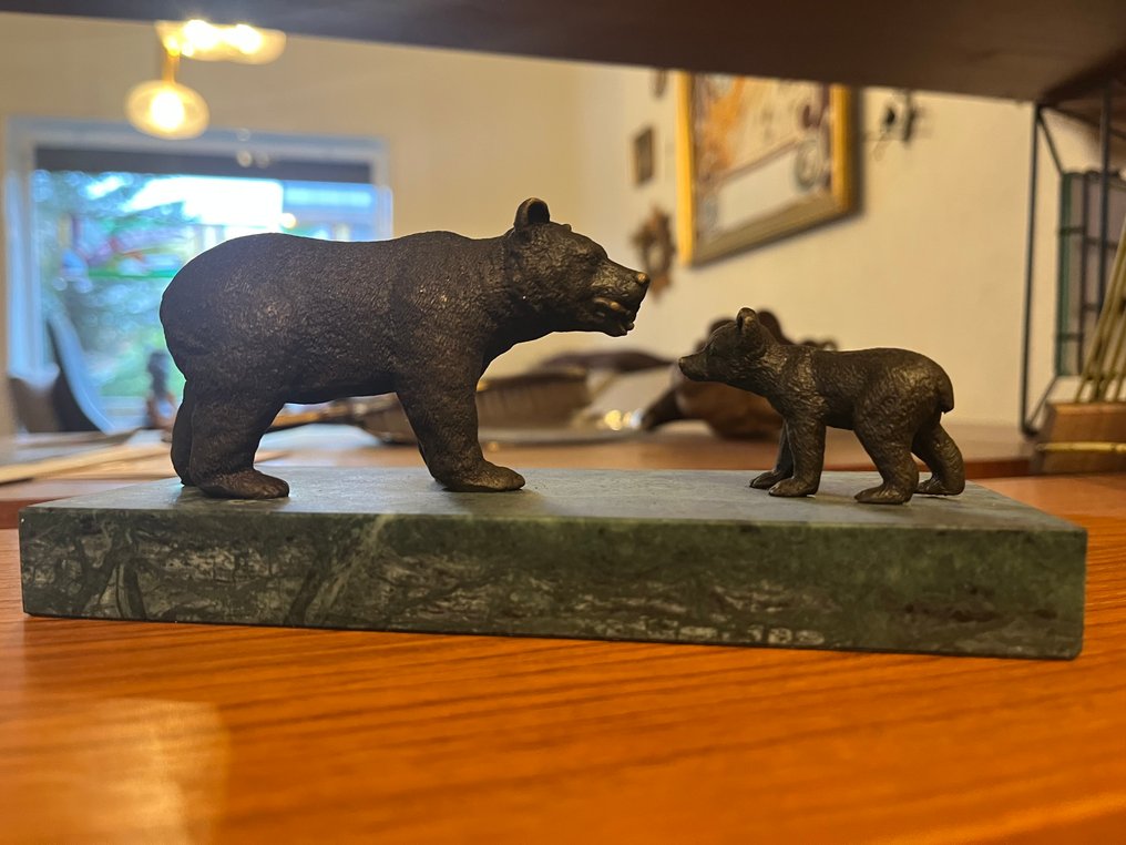 雕塑, Beer met haar jong - 8 cm - 黄铜色, 大理石 #1.0