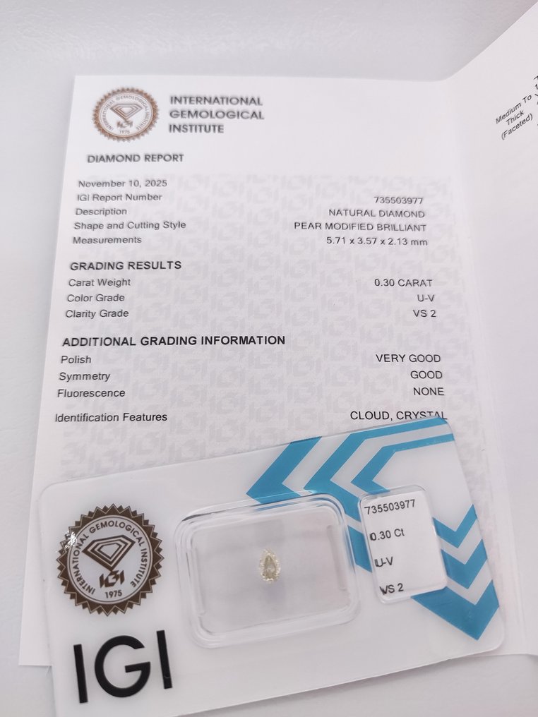 没有保留价 - 1 pcs 钻石 (天然) - 0.30 ct - 梨形 - VS2 轻微内含二级 - 国际宝石研究院(IGI) - U - V #3.2