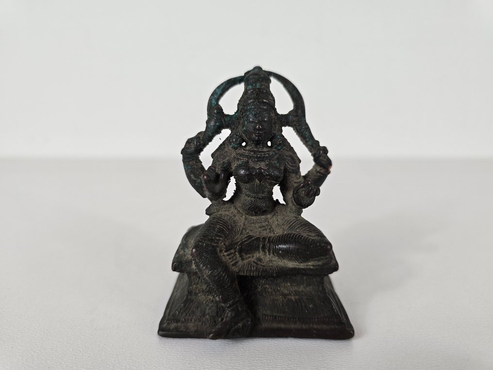 Lakshmi - Bronze - India - 18th to 19th centuries #1.0