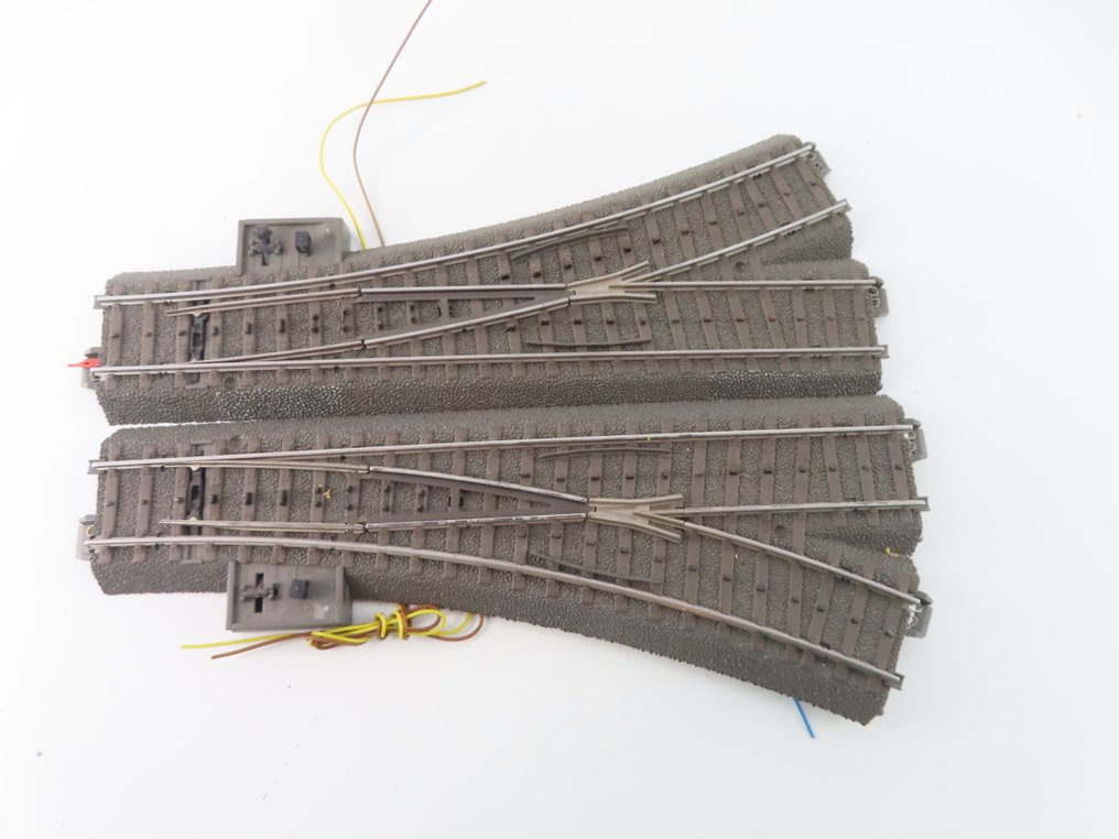 Märklin H0 - 24611/24612 - Voie ferrée pour trains miniatures (2) - Voie de rail en deux parties avec aiguillage gauche/droite, motorisation électrique, éclairage et #1.0