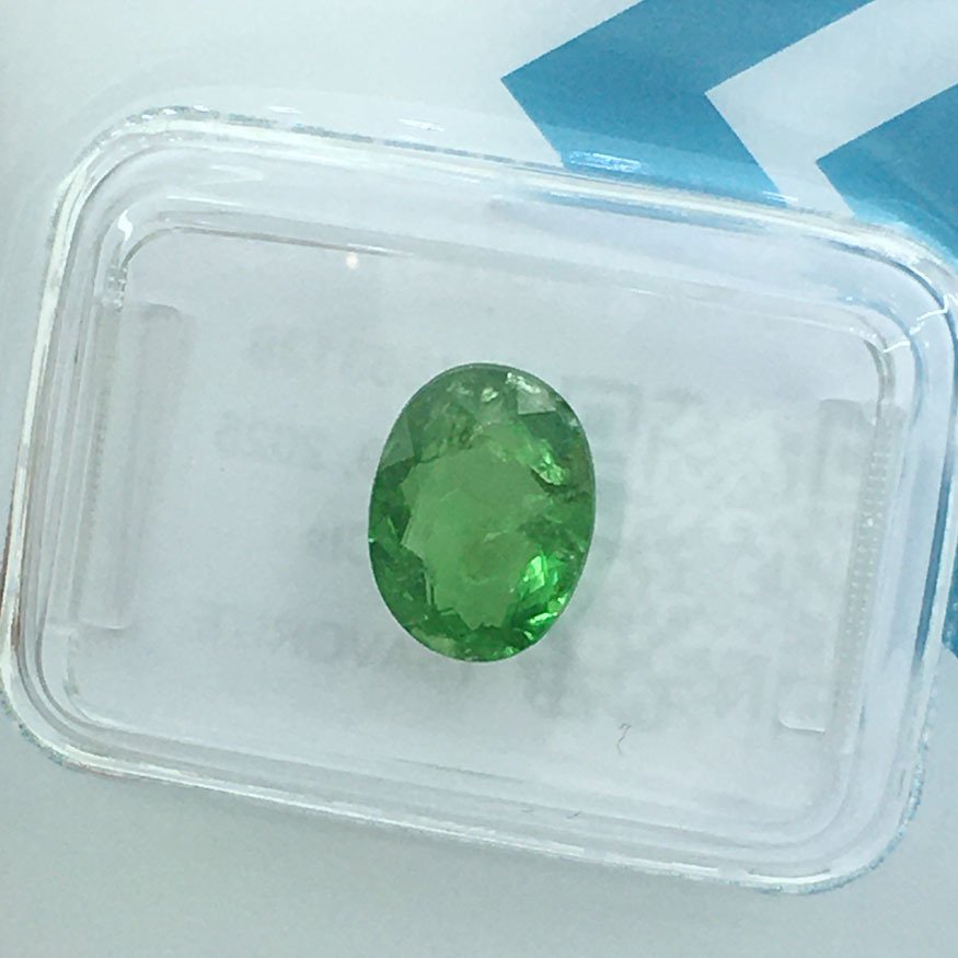 No reserve price - 1 pcs  Green Tsavorite  - 2.08 ct - International Gemological Institute (IGI) - NATURAL TSAVORITE #4.3